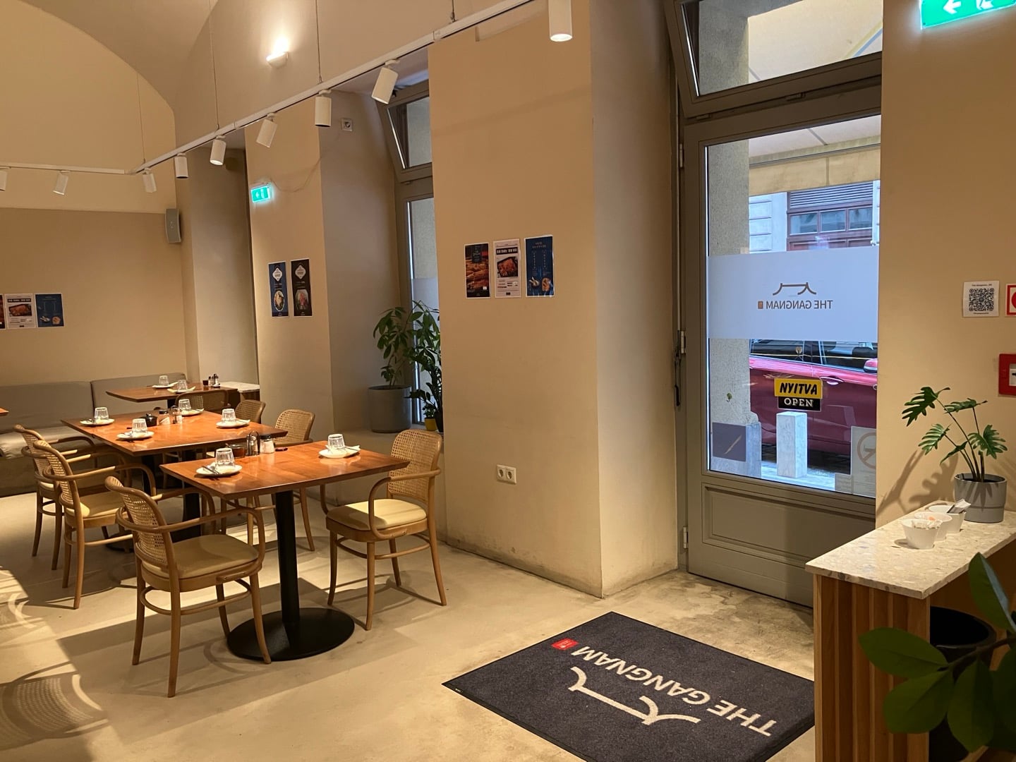 THE GANGNAM Restaurant Interior